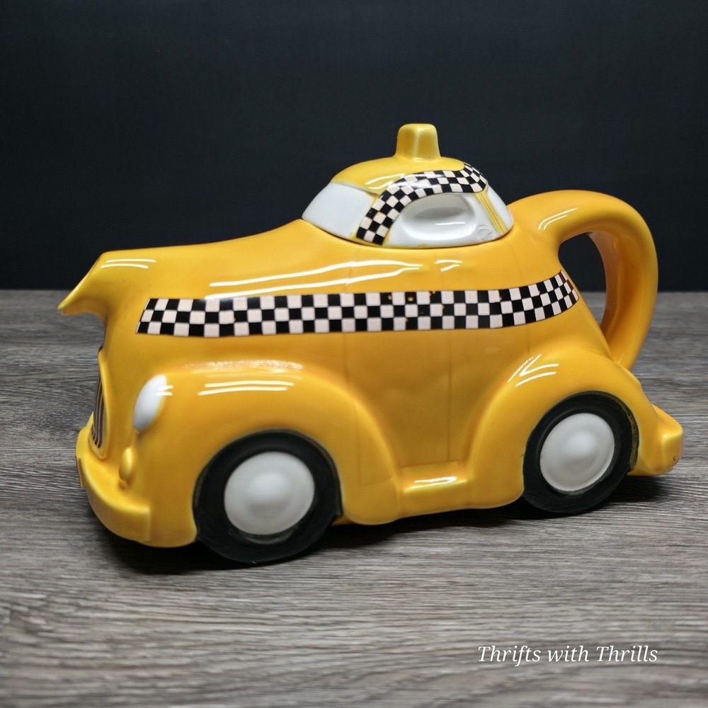 Vintage NY Taxi Teapot - Vandor Imports 1979 -  Yellow Cab Teapot Decor